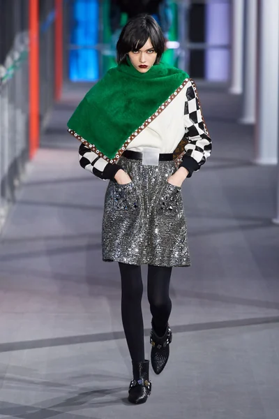 Look 7